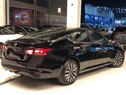 نيسان ألتيما